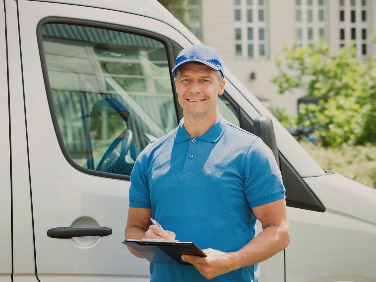 Professional moving crew in Chatsworth